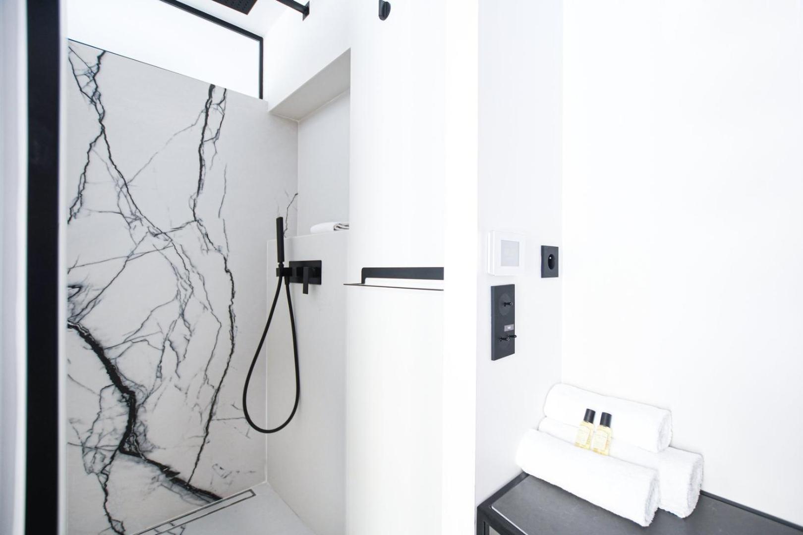 Modern Family Apartment Next To The Eiffel Tower ปารีส ภายนอก รูปภาพ
