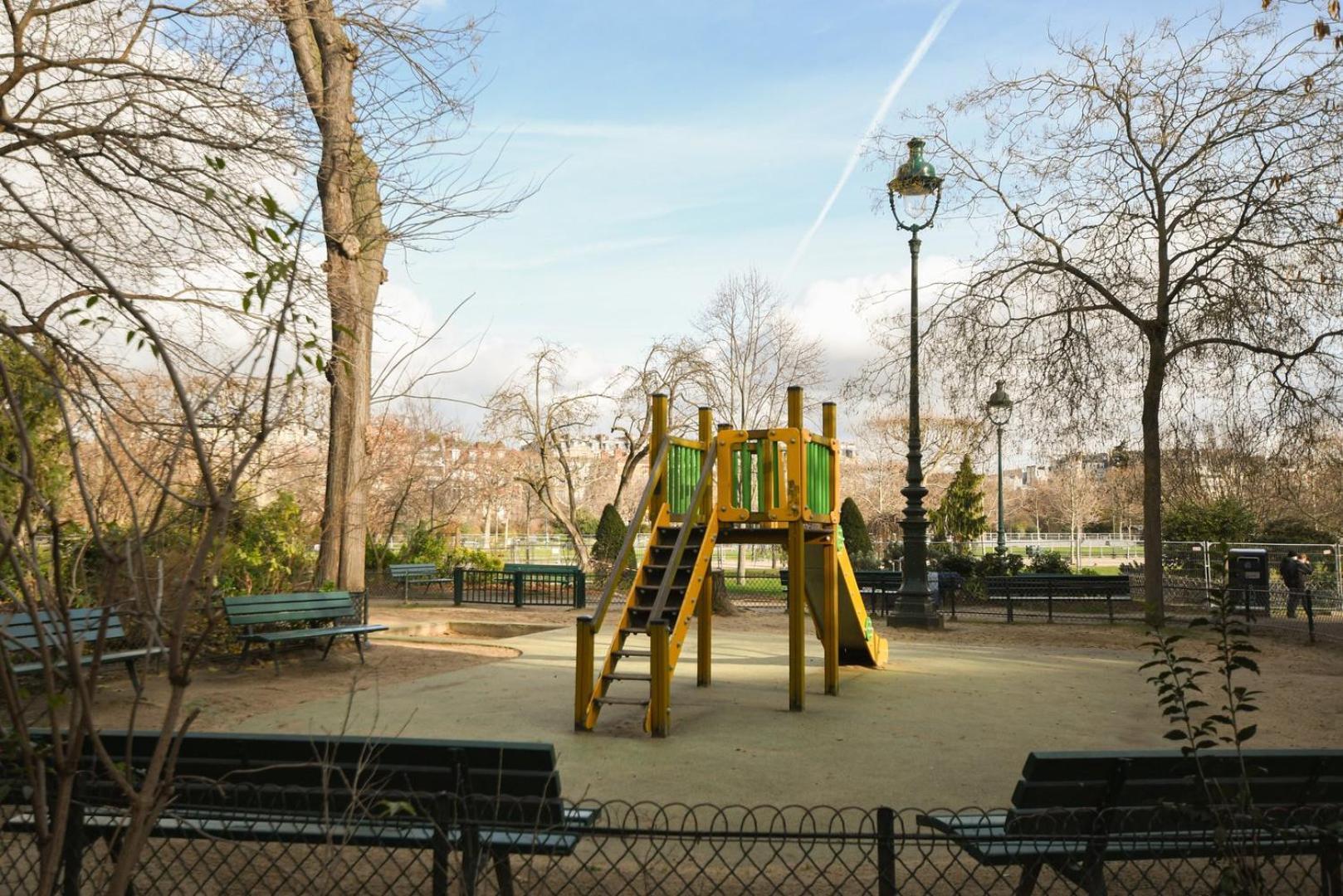 Modern Family Apartment Next To The Eiffel Tower ปารีส ภายนอก รูปภาพ